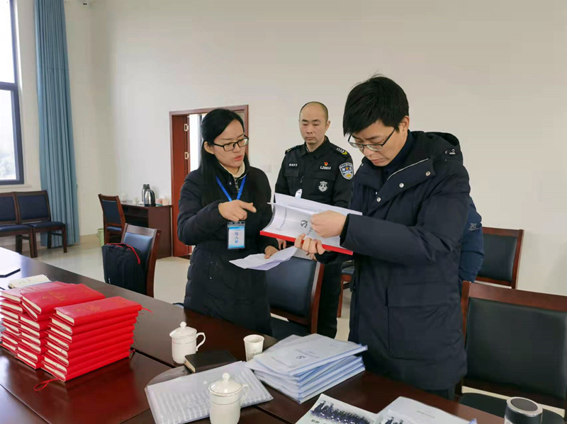 黨委副書記、紀(jì)委書記檢查合江黨建基礎(chǔ)工作.jpg