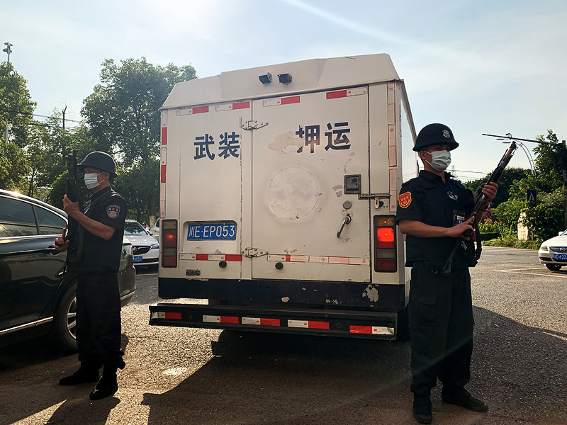 高溫中執(zhí)行警戒.jpg